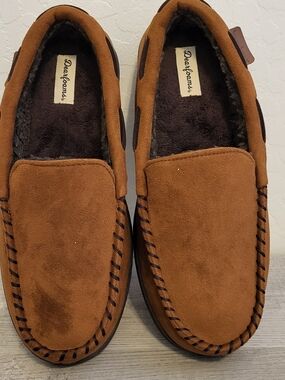 Dearform Men's Brown Suede Moccasin Slippers. Size 9-10